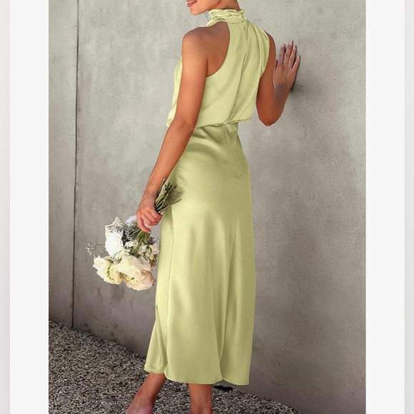 Satin Dress Elegant Sleeveless Mock Neck Cocktail Dress - Picture 2 of 4